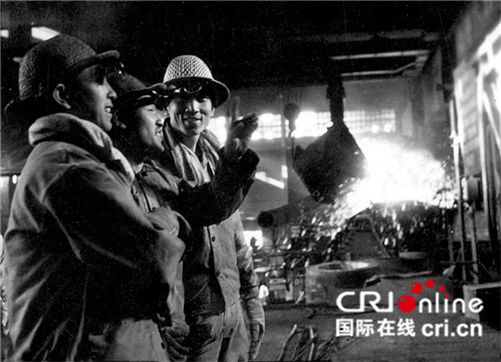 史上“最硬核”防守：他连续多场封堵对手得分线，成为比赛中的“黑暗骑士”！的简单介绍